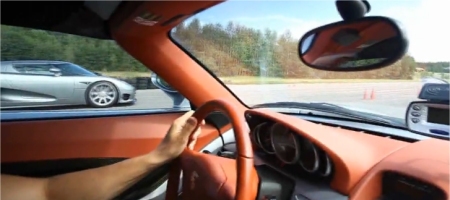 Video Porsche Carrera GT vs Koenigsegg CCR Evolution