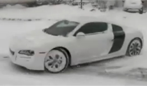 Video Audi R8 Snow Chasing 480x280