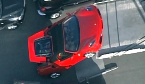Video Ferrari 430 Spider Falls off Delivery Truck 480x280