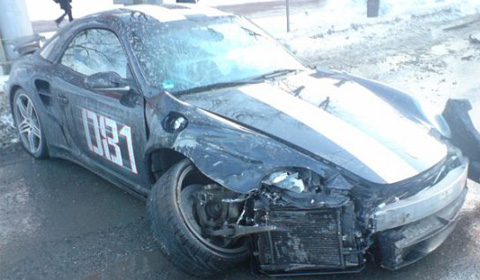 Car Crash - Siberian Porsche Turbo