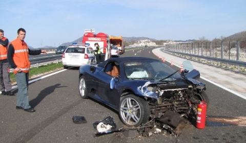 Car Crashes Nephew Mayor of Split Crashes F430 Spyder