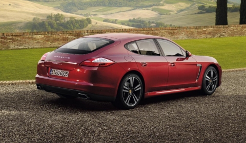 Official Porsche Panamera V6