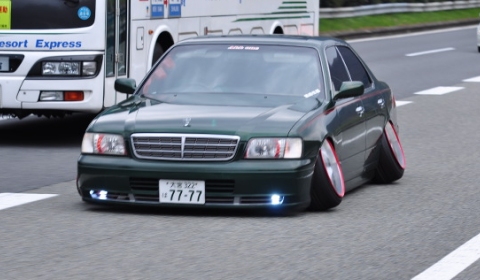 Overkill Tuned VIP Car Off Camber