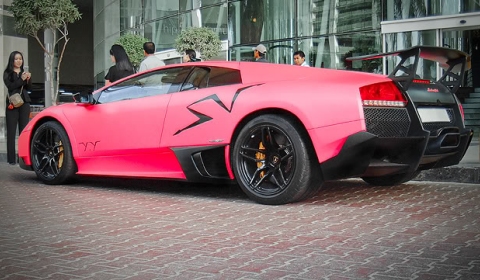 Pink Lamborghini Murcielago LP 670-4 SV in Doha 01