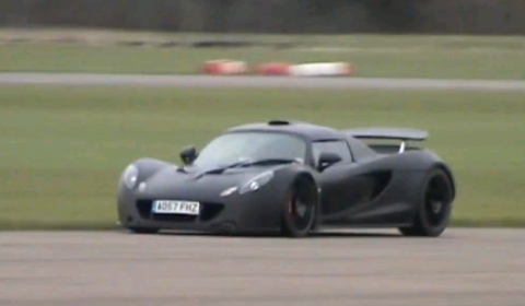 Video Hennessey Venom GT Testing at Top Gear's Test Track