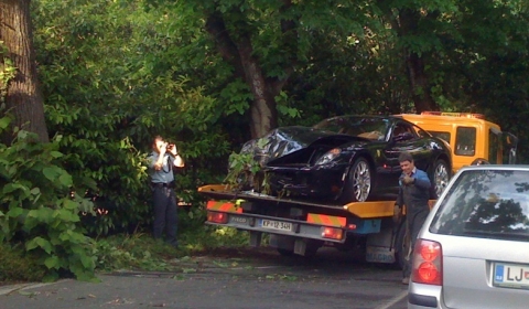 Car Crash Ferrari 599 Does Tree Hugging 02