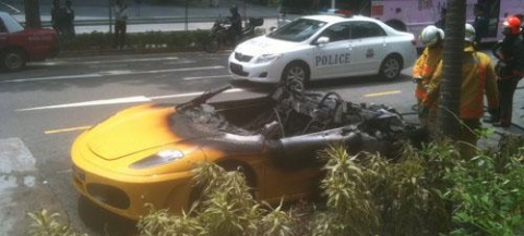Ferrari 430 Spider Burns Down in Singapore 01