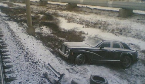 Rolls Royce Centurion Crashed on Railway Sidewalk