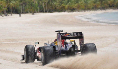 Video Red Bull Racing Team at the Beach