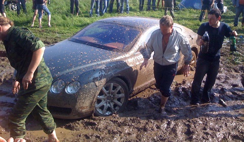 Russian Bentley Caught In The Mud
