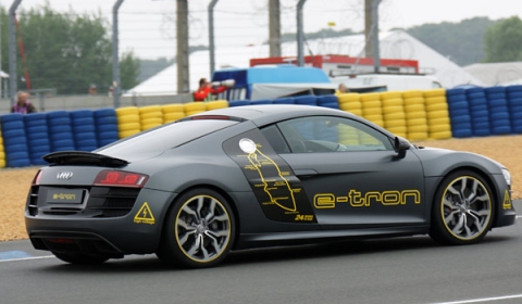 Audi E-tron Demo at Le Mans 2010 01