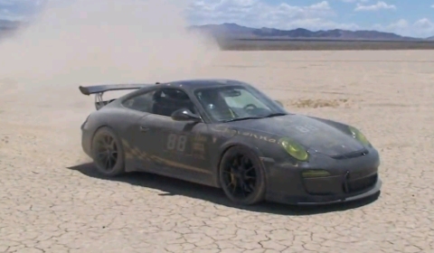 Video: Porsche 911 GT3 RS on Salt Flats