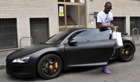 Spotted Mario Balotelli's R8 V10