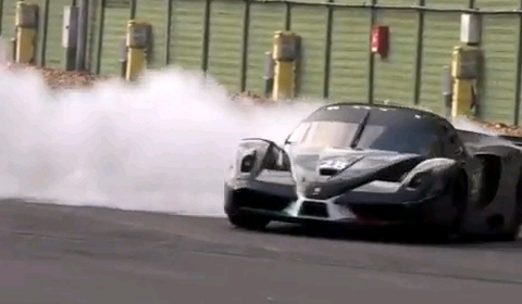 Video Supercar Burnout Compilation