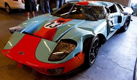 Crashed Ford GT Gulf  Edition