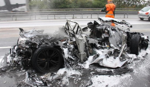 Car Crash: First Audi R8 GT Burns Down