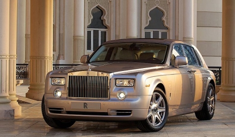 Rolls-Royce Reveals New Bespoke Phantom at Sharjah Motor Show