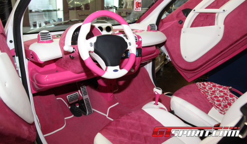 Overkill Pink Hello Kitty Smart ForTwo 01
