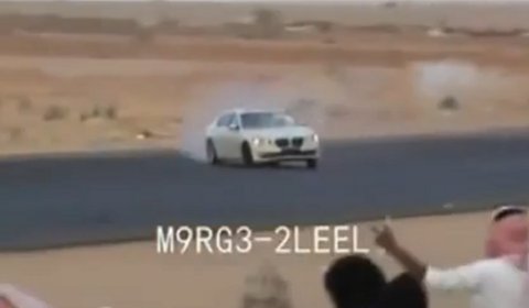 Video 2010 BMW 7-Series Drifting in Saudi