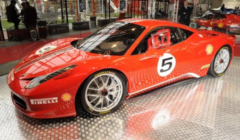 Bologna 2010 Ferrari 458 Challenge Debuts