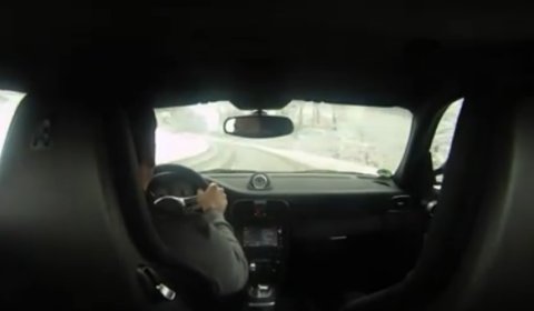 Video Porsche 911 Turbo S On Winter Tires