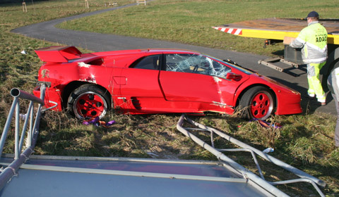 Lamborghini Diablo VT crash