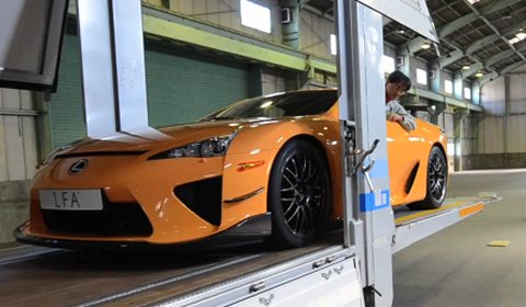 Video 2012 Lexus LFA Nurburgring Edition Unloading