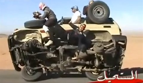 Video Skilled Saudi Stuntmen Change Wheels