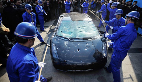 Chinese Owner Beats Up His Lamborghini Gallardo + Video ...