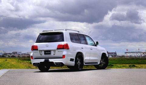 Lexus LX570 Black Bison Edition by Wald International