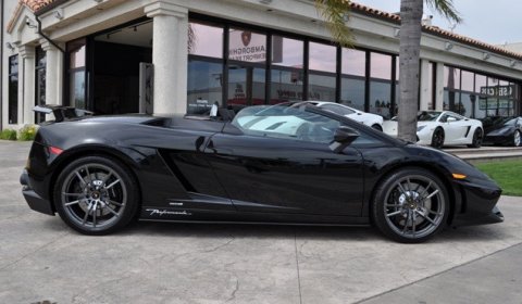 Lamborghini Newport Beach Performante and BiColore Unveiling