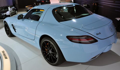 New York 2011 Mercedes-Benz SLS AMG in Gulf Livery 01