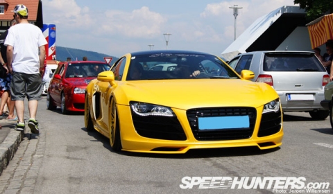Overkill Audi R8 - Too Low, Too Yellow 01