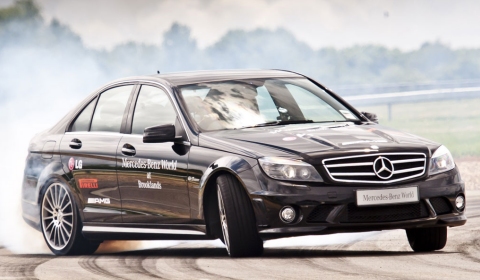 Video Mercedes Sets New Drifting Guinness World Record