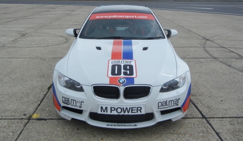 Video Racing BMW M3 GTP Around Bedford