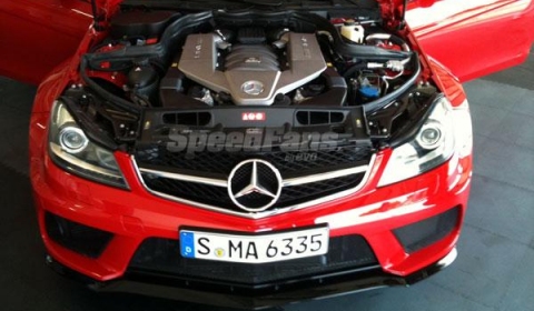 Mercedes C63 AMG Black Series Coupe Shows Its Face Ahead of Debut 03