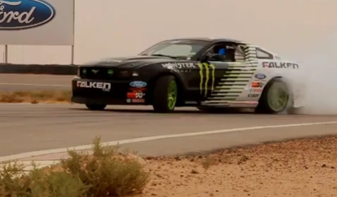 Video Vaughn Gittin JR Drifting in the Kingdom of Saudi Arabia 