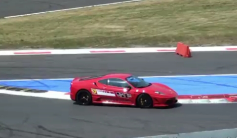 Video Ferrari 430 Scuderia with Straight Pipes at Monza