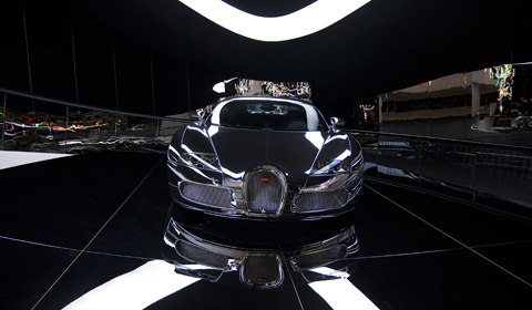 Mirror-finish Bugatti Veyron