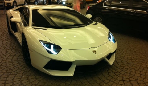 First Lamborgini LP700-4 Aventador Delivered to Dubai