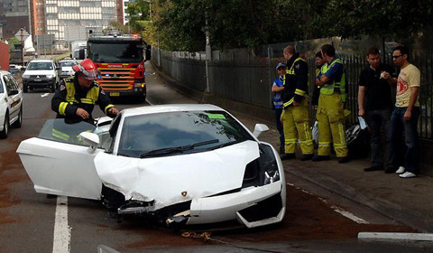 Car Crash: Man Crashes Lamborghini Gallardo on Test Drive