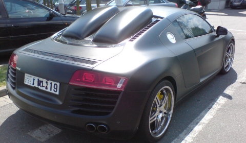 Spotted Bizarre Audi R8 V8 with Massive Airducts