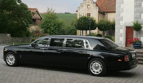 Stretched Rolls Royce Phantom EWB