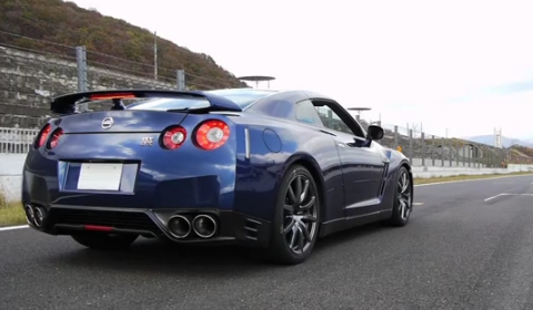 Video 2013 Nissan GT-R Sets New 0-100km/h Record Under Three Seconds