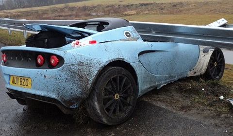 Lotus Elise Club Racer Car Crash