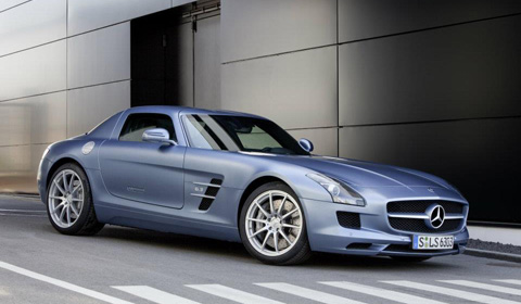 Mercedes SLS AMG in Yosemite Blue