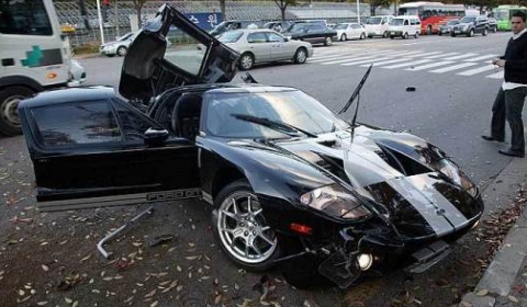 Car Crash 2005 Ford GT Wrecked in Seoul Korea