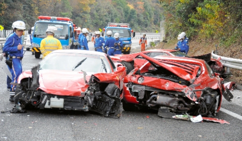Supercar Highway Pile up in Japan 01