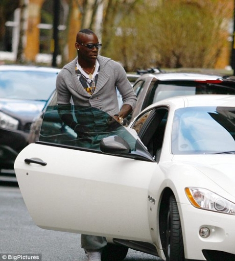 Mario Balotelli Maserati GranTurismo 01