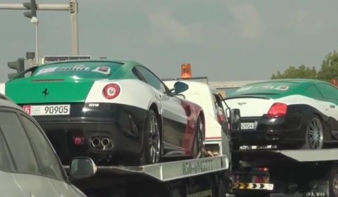 Video Ferrari 599 GTO, Mansory G55 & Bentley GT in 40th UAE National Day Themed Wrap